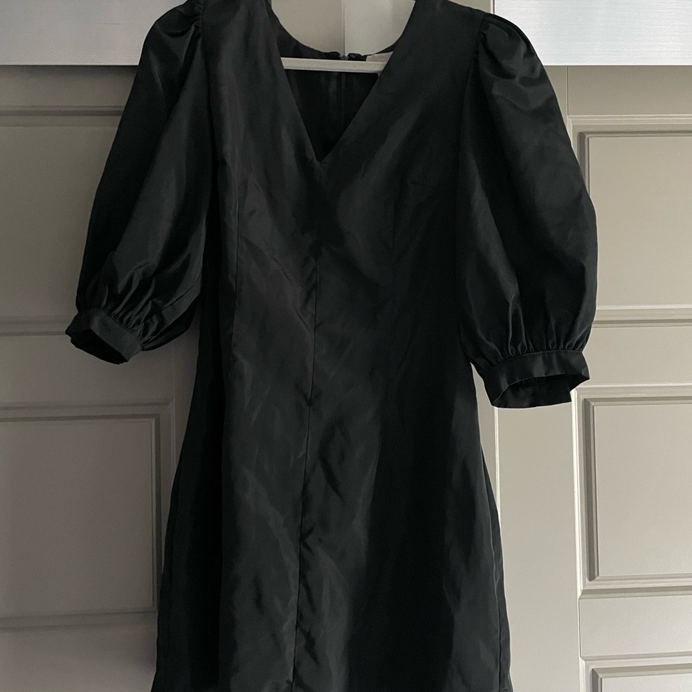 Brand new puffy princess sleeve dress